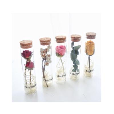 China Wholesale Factory Price Customized Gift Dried Flower In Glass Gift Box Dried Flower For Decoration for sale