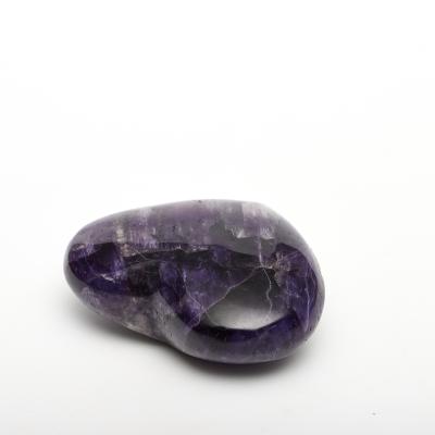 China Idyllic Purple Heart Amethyst-quartz Stones Healing Stones Natural Heart Shaped Stone High Quality Wholesale Euro-American Love for sale