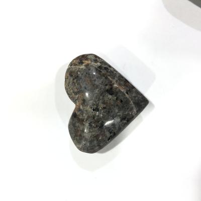 China Wholesale Euro-American national flame stone geo stone healing crystals heart shaped stone for souvenirs for sale