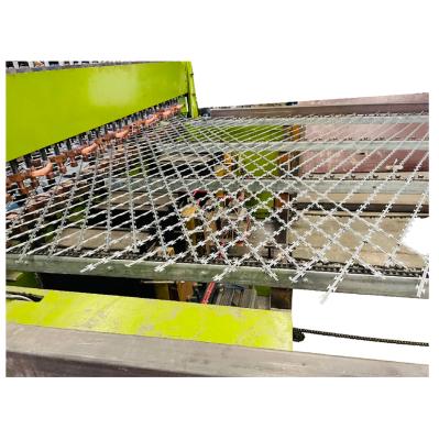 China Latest Iron Wire 2022 Simple Operation Razor Wire Mesh Concertina Welding Machine for sale