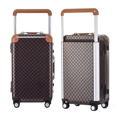 China Large Vintage Retro Style Suitcase Luggage Set Luxury Leather Handmade Decorative Classic Luggage Bag With Wheels for sale