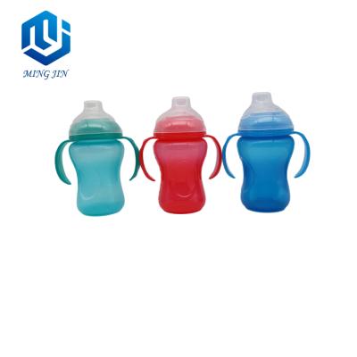 China BPA Free Wholesale New Manufacturer Soft Mouth Platypus Baby Silicone Training Cup for sale