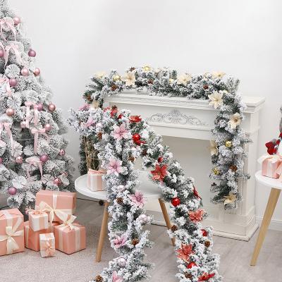 China Home Festival Decoration Christmas Ornament Snow Flocked Decoration Christmas Wreath Artificial Premium With Ball for sale