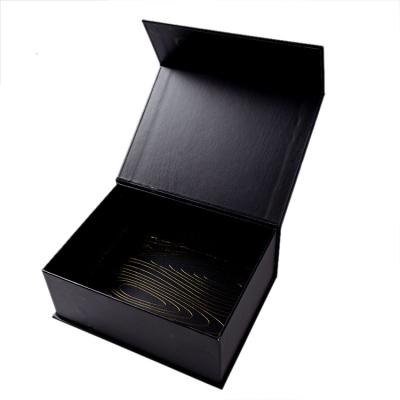 China Custom Printed Recyclable Luxury Foldable Magnetic Hardbox Magnet Box Packaging Gift Box With Lid for sale