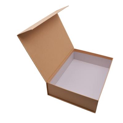 China 2021 New Product Gift Paper Box Recyclable Packaging Paper Gift Box With Handle Flower Gift Box for sale