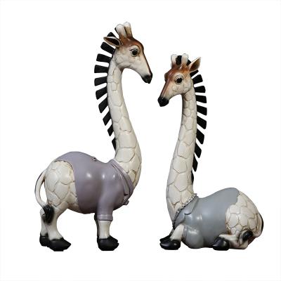 China Cute Animal Ornaments Resin Europe Giraffe Figurines Cartoon Home Decor Exquisite Statue for sale