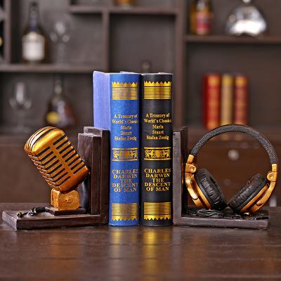 China Creative Home Decor Resin Vintage Bookend Earphone Microphone Decoration Study Room Ornament Decoration for sale