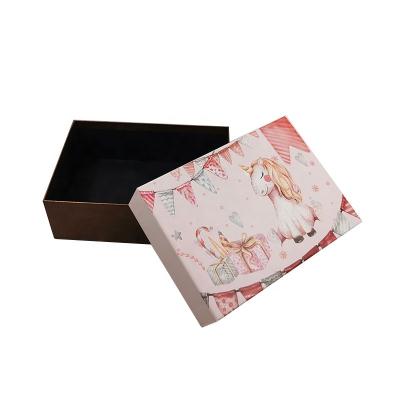 China Recycled Materials Accept Customized Small Quantities Cardboard Paper Wedding Gift Box Packaging for sale