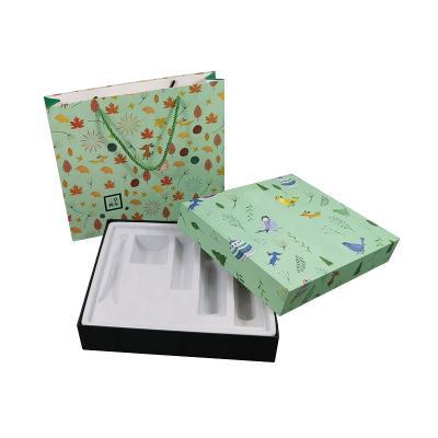 China Recycled materials bespoke cosmetic boxes logo packaging box custom wholesale for sale