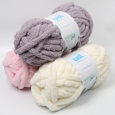 China Hot Selling Anti-static Giant Blanket Yarn High Quality Fluffy Soft Merino Wool Tops Super Yarn for sale