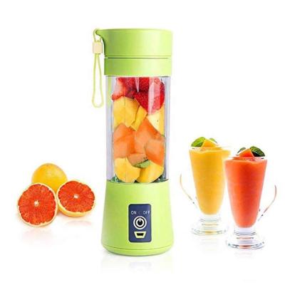 China Lowest Price Mini Portable USB Plastic Chargeable Household Fruit Juicer Cup Juicer Blender Machine for sale