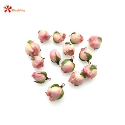 China Romantic Clear Resin Natural Rose Pressed Real Flower Blossom Jewelry Charms For Necklace Earring Making for sale