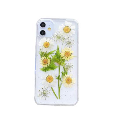 China Resin+real Dried Flower Custom Soft Real Daisy Daisy Unique Cute Flower Bling Bling Silicone Phone Case Cover for sale