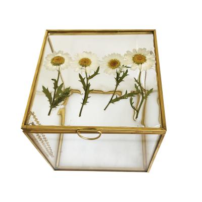 China Real Handmade Dry Pressed Flower Glass In Epoxy Resin Jewelry Glass Cosmetic Storage Box for sale