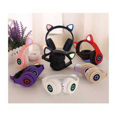 China Relieve Stress Stereo Earphone Wired Cute Glowing Cat Headset Cartoon Gift Promotion Earphone for sale