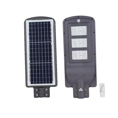 中国 Factory price outdoor housing waterproof ip65 60w integrated solar street light 販売のため