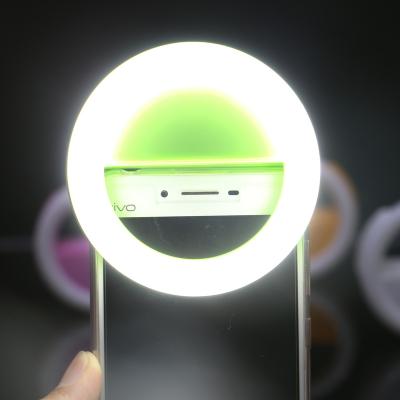 China Fill light for selfie camera 2021 new design popular camera accessories hot sale portable LED phone clip ring photographic lighting light for sale