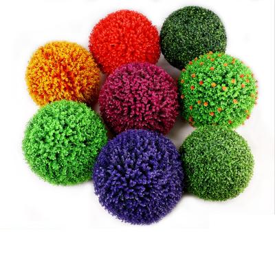 China Environmental Friendly Home Wedding Decoration Ceiling Hanging Artificial Plant Topiary  Outdoor Artificial Grass Balls for sale