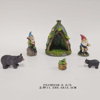 China Mini Bear With House Gnome Miniature Statue Resin Europe Animal Fairy Garden Ornament for sale