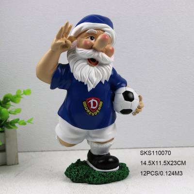 China Hot Selling Resin Sports Gnome Soccer Gnome Soccer Garden Gnome Europe - College for sale