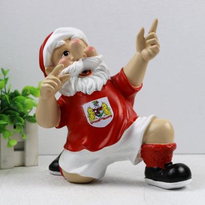 China Wholesale Custom Europe Resin Soccer Football Gnome Figures Garden Gnome for sale