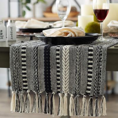 China Durable Woven Braided Farmhouse Stripe Table Runner Collection 15x72 Gray Table Runner For Indoor/Outdoor Wedding Dinner for sale