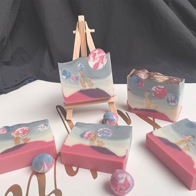 China Customized Pattern Wash Face Bath Skin Care Basic Cleansing Treatment Soap Moisturizing Cold Handmade Soap for sale