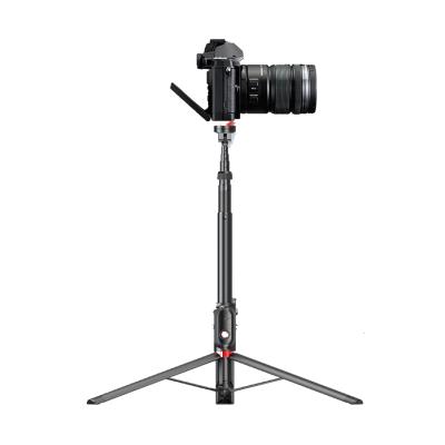 China Mini Best selling mobile phone camera tripod angle and height can be adjustable suitable for live video makeup and fill lightweight tripod for sale