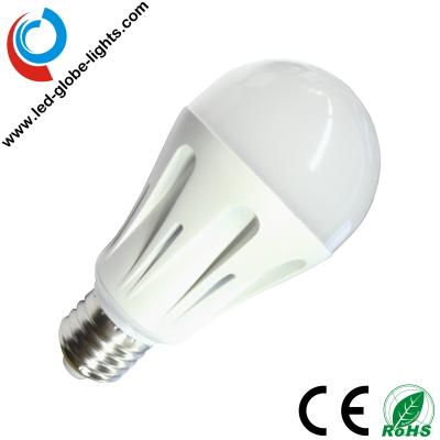 China 2700 - 6500K 560 - 680 luzes E27 do globo do diodo emissor de luz dos lúmens 7W SMD 5630 com o radiador de alumínio de fundição à venda