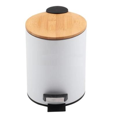 China 3L 5L Lid Pedal Waste Bin Bamboo Bathroom Decorated Foot Pedal Stocked Trash Bin for sale