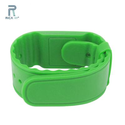 China High Quality Cheap Waterproof/Waterproof UHF RFID Silicone Patient Wristband for sale