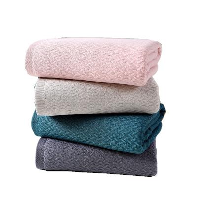 China Viable High Quality Super Soft Hotel Towels Solid Color 100% Cotton Jacquard Luxury Bath Towels for sale