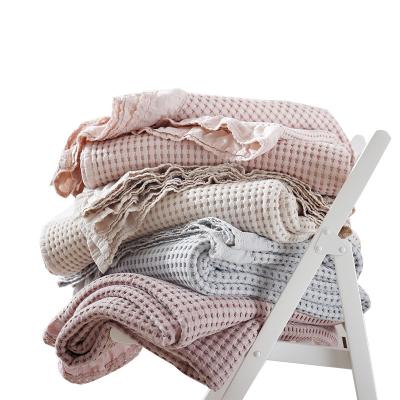 China 2022 New Anti-static Home Decor Luxury Office Woven Waffle Ruffles Nordic Cotton Bed Sofa Throw Blanket Blanket for sale