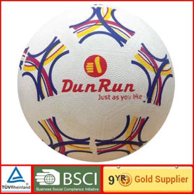 China 32 Panels hand sewn Rubber Soccer Ball size 5 for children play games for sale