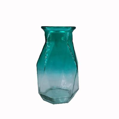 China Wholesale Cheap Glass Flower Vase Spike Green Color for sale