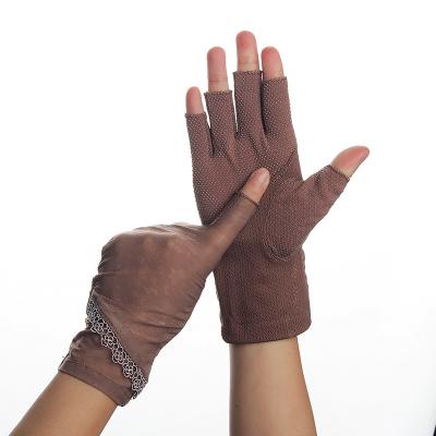 China Plain CLIMATE Half Finger Gloves Women Summer Stretch Thin Fingerless Workout Gloves Ice 1 Pair Silk Gloves Customized Logo Custom Made for sale