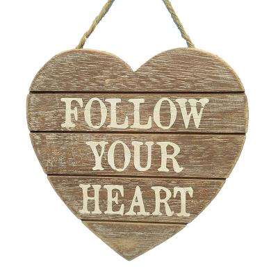 China Simple heart shaped resin wall decorative plaque for sale