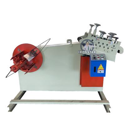 China Die Farbstahlrolle, die Maschine bildet, zerteilt 3 Ton Motorized Decoiler With Flatten die Tabelle zu verkaufen