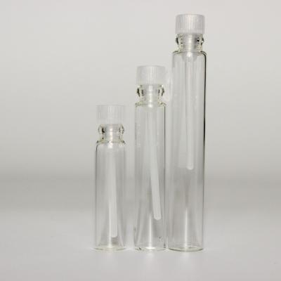 China Cosmetic 0.5Ml 1Ml 2Ml Clear Or Amber Test Sampling Tube Vial With Plastic Plug for sale