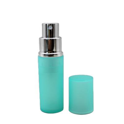 China Free Sample Cosmetic Green Colored Spray Bottle 10ml Pen Shape Plastic Displacement Perfume Bottle For Cosmetic for sale