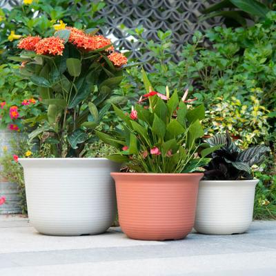 China Modern BRICE Factory Garden Large Floor Gold Terracota Pasu Bunga Plastik Plant Containers Set Outdoor Cheap Plastic Flower Pots for sale