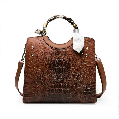 China Vintage New Arrival PU Crocodile Pattern Leather Purses And Handbags 2022 Luxury Women Handbags for sale