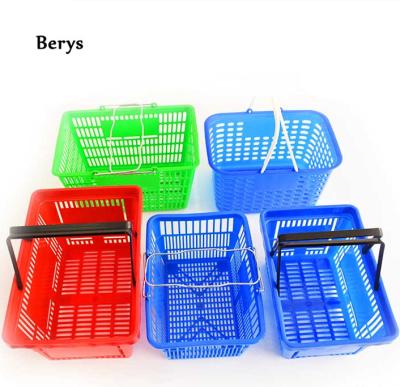 China Customized plastic food fruit picking basket shopping basket for supermarket with metal handle BYS-B001 Te koop