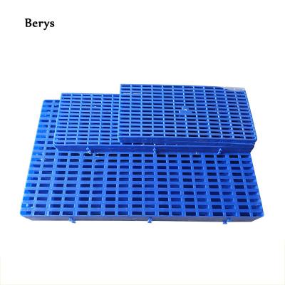 China 60*30cm Clear Rust Subplate Grid Plastic Moisture Proof Board For Warehouse 0.2-1.5CBM Te koop