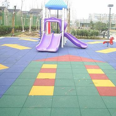 China Outdoor / Indoor Kids Playground Traditional Rubber Tile / Carpet / Flooring for sale