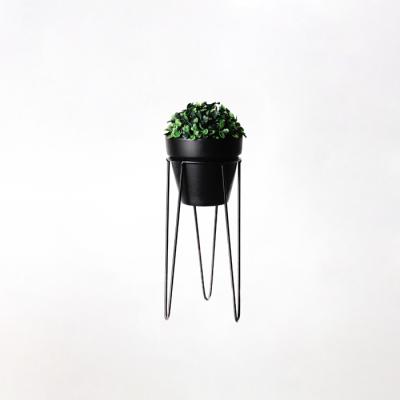 China Modern Garden Decorative Metal Iron Carried Potted Plant Stand, Tripod Shelf with 1 PC Black Pot for sale