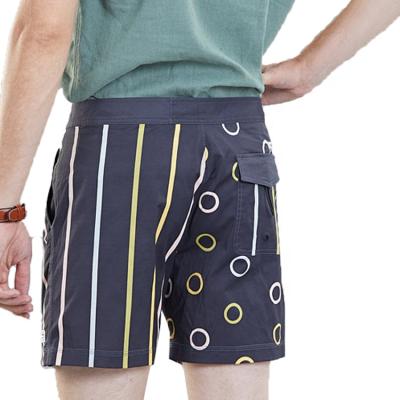 China Classic Anti-Wrinkle Pocket Classic High Waist Shorts Outdoor Shorts Mens Stripe Casual for sale