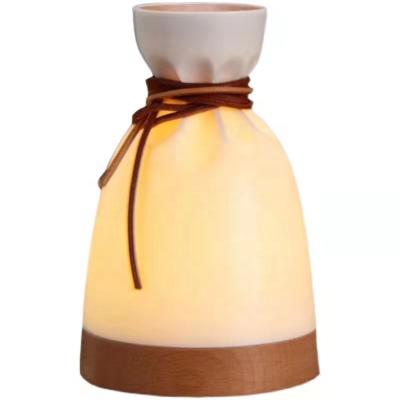 China New design modern table lamp with built-in humidifier and aromatherapy for sale