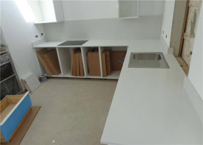 China Klassischer Reinweiß-Quarz führte Steinplatten 30mm für Countertops/Worktops aus zu verkaufen