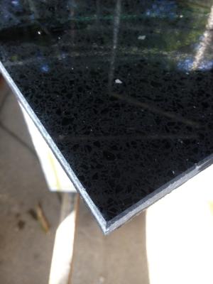 Chine Le quartz noir poli Shinning de carrelages de quartz couvre de tuiles le choix énorme à vendre